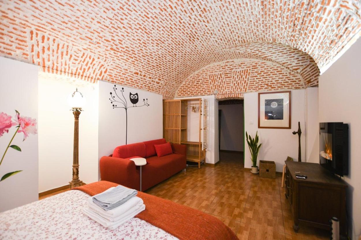 Encomienda Guest House Мадрид Екстериор снимка