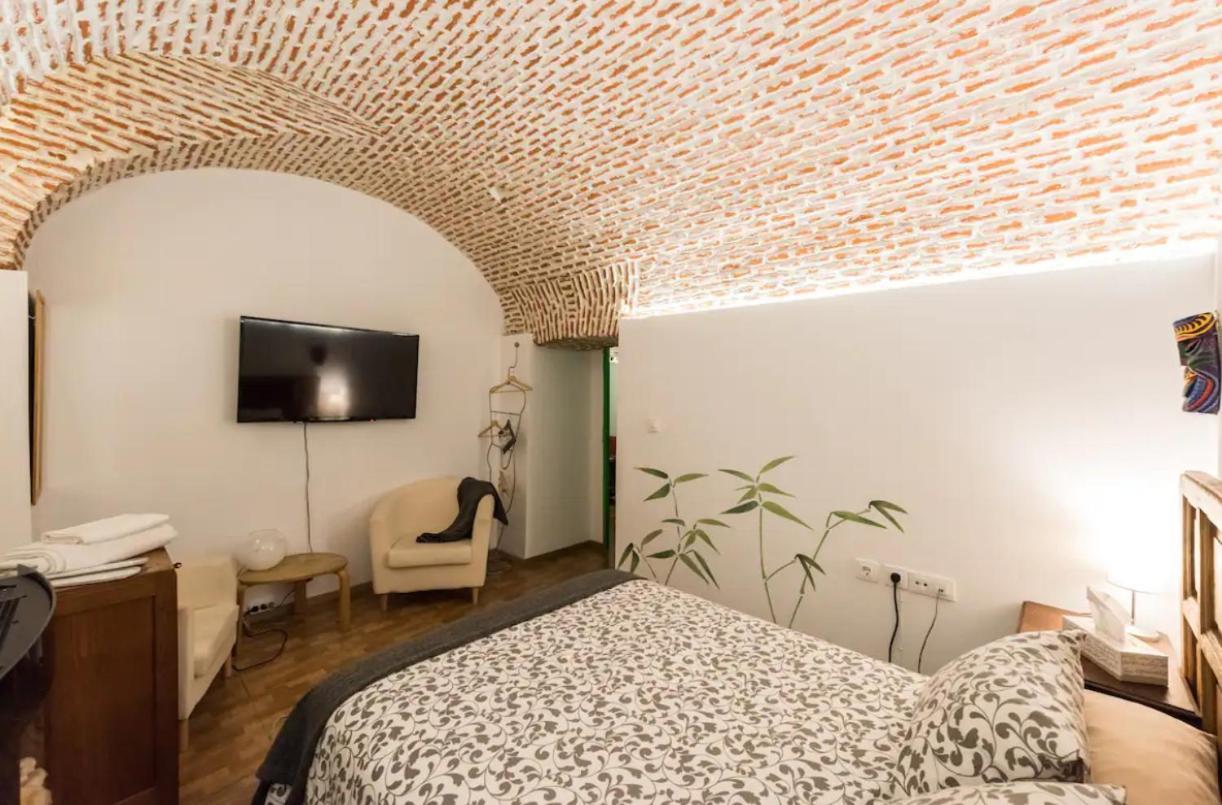 Encomienda Guest House Мадрид Екстериор снимка
