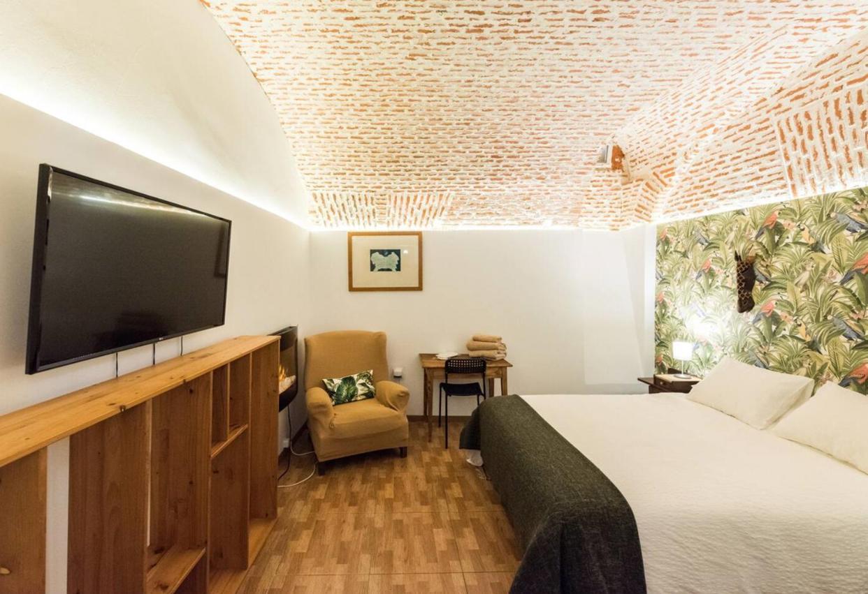 Encomienda Guest House Мадрид Екстериор снимка
