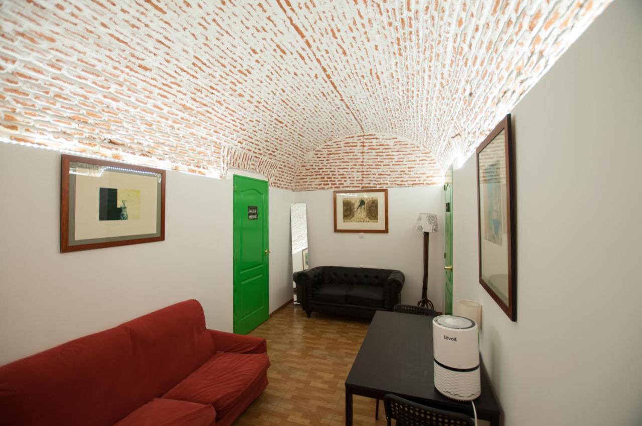 Encomienda Guest House Мадрид Екстериор снимка