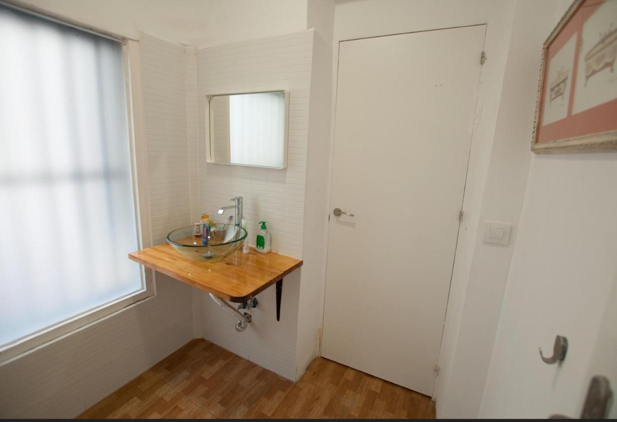 Encomienda Guest House Мадрид Екстериор снимка