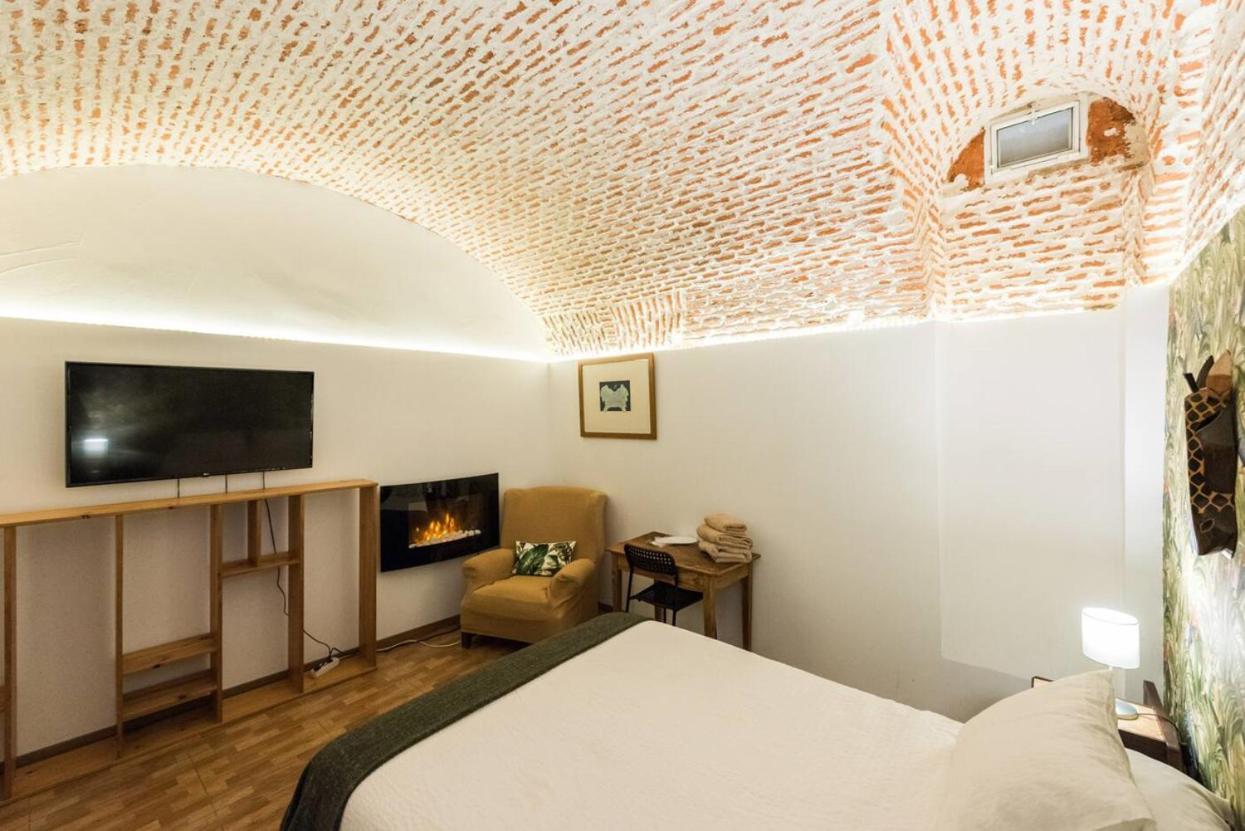 Encomienda Guest House Мадрид Екстериор снимка