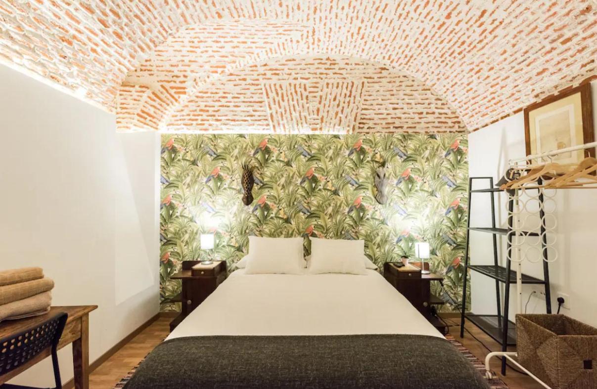 Encomienda Guest House Мадрид Екстериор снимка