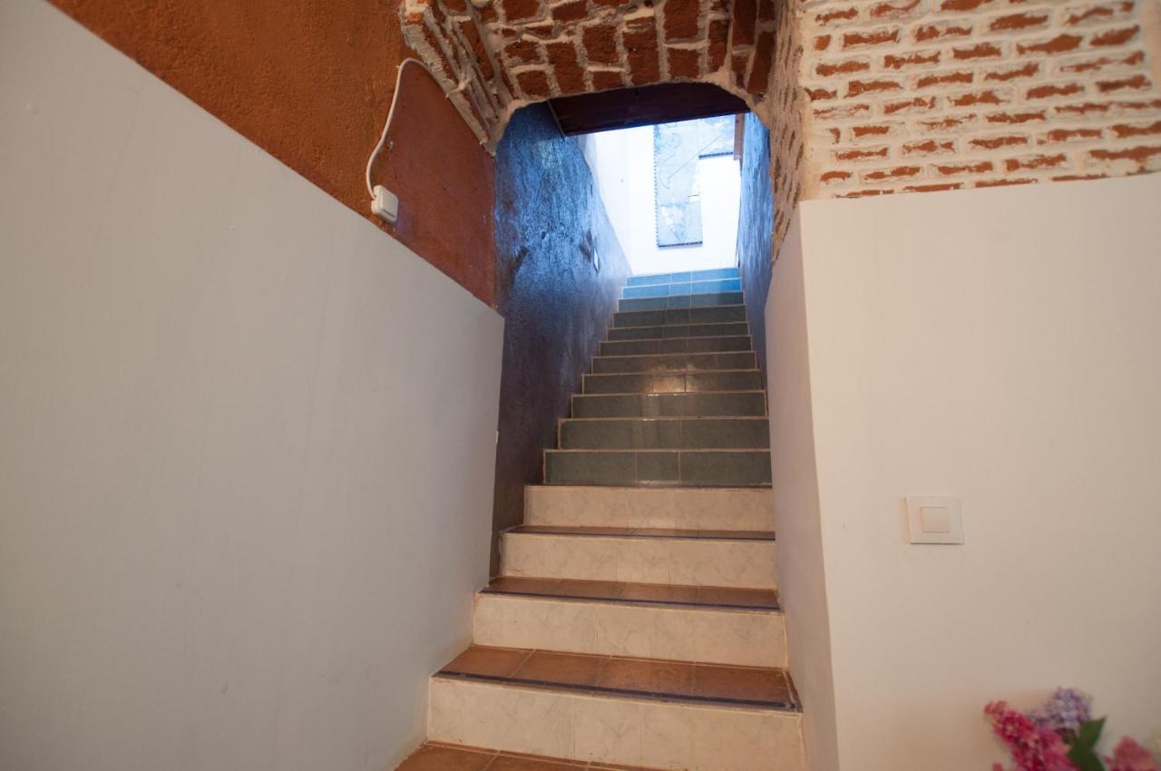 Encomienda Guest House Мадрид Екстериор снимка