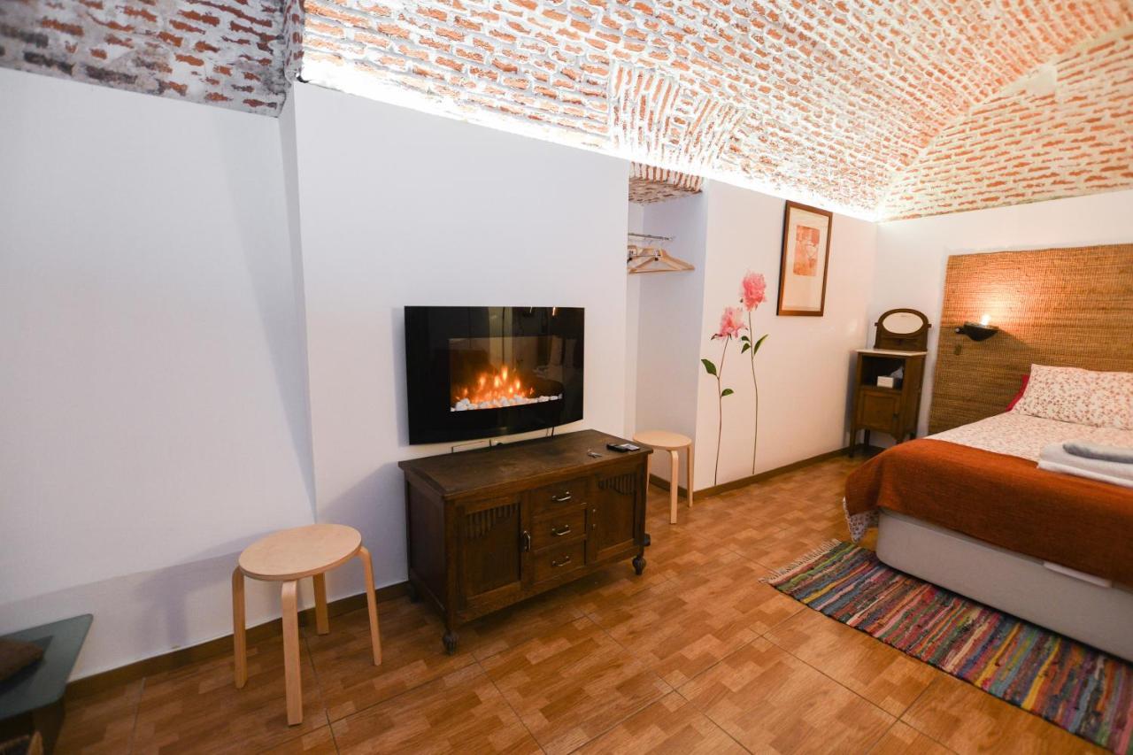 Encomienda Guest House Мадрид Екстериор снимка